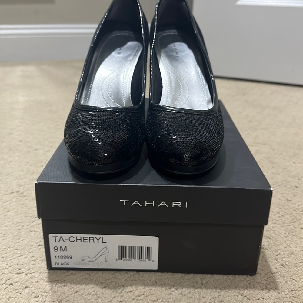 Women’s Tahari Black Sequin Pump